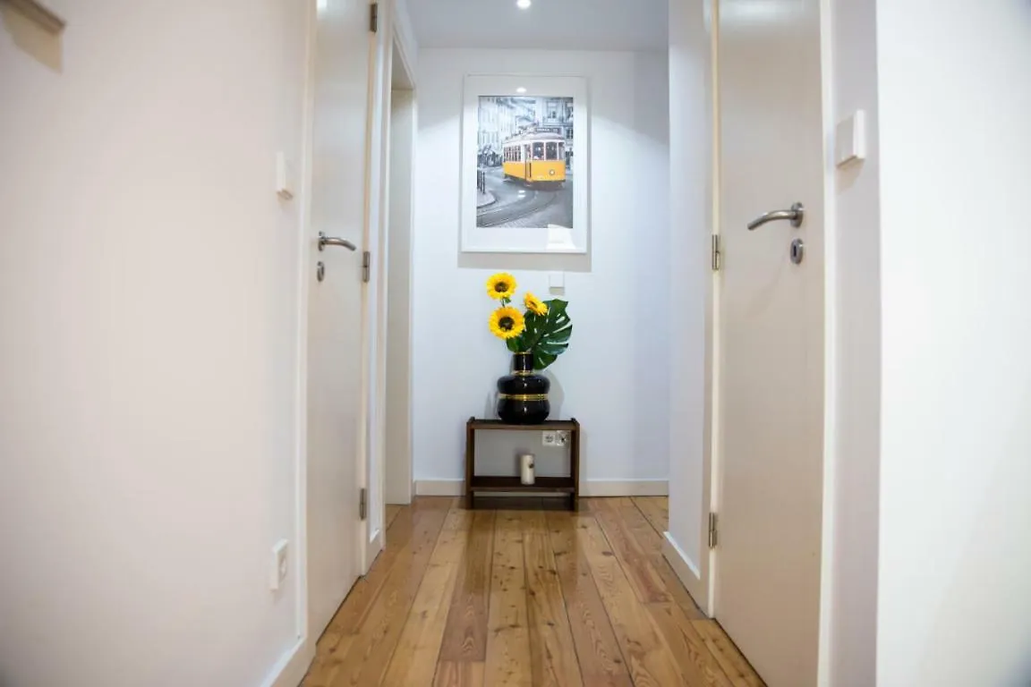 Fala-So 16 - 4 Bed Elegance In Historic District Apartment Lisbon Portugal