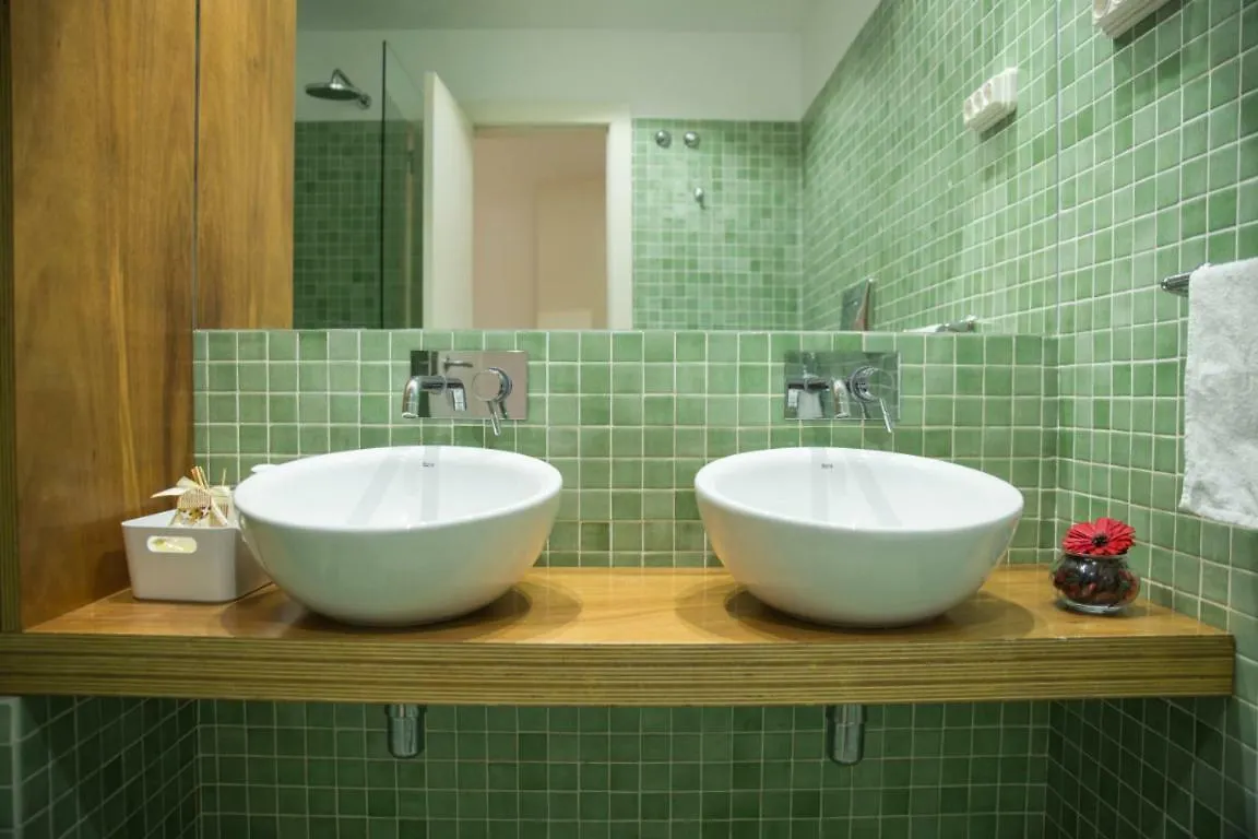 Fala-So 16 - 4 Bed Elegance In Historic District Apartment Lisbon Portugal